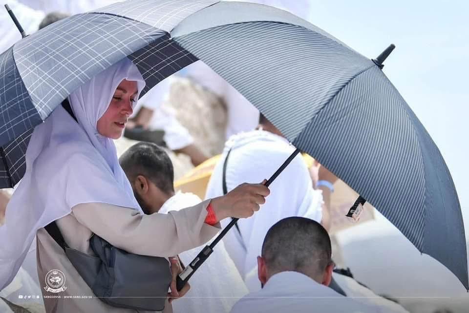﴿ رَبَّنَا هَبْ لَنَا مِنْ أَزْوَاجِنَا وَذُرِّيَّاتِنَا قُرَّةَ أَعْيُنٍ وَاجْعَلْنَا لِلْمُتَّقِينَ إِمَامًا﴾