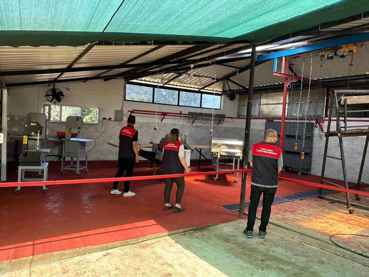Vize İlçe Tarım ve Orman Müdürlüğü (@vizetarimorman) on Twitter photo VİZE İLÇEMİZDE GEÇİCİ KURBAN KESİM VE SATIŞ YERLERİ DENETLENDİ
<a href="/TCTarim/">T.C. Tarım ve Orman Bakanlığı</a> <a href="/ibrahimyumakli/">İbrahim Yumaklı</a> <a href="/valikirklareli/">T.C. Kırklareli Valiliği</a> <a href="/ugurturan68/">Uğur Turan</a> <a href="/tarimkirklareli/">Kırklareli İl Tarım ve Orman Müdürlüğü</a> <a href="/gokhankaraca_/">Gökhan Karaca</a> <a href="/vizekaymakamlik/">Vize Kaymakamlığı</a> <a href="/seydadasdemir/">Zeynep Şeyda GÜRSU🇹🇷</a> VİZE İLÇEMİZDE GEÇİCİ KURBAN KESİM VE SATIŞ YERLERİ DENETLENDİ
<a href="/TCTarim/">T.C. Tarım ve Orman Bakanlığı</a> <a href="/ibrahimyumakli/">İbrahim Yumaklı</a> <a href="/valikirklareli/">T.C. Kırklareli Valiliği</a> <a href="/ugurturan68/">Uğur Turan</a> <a href="/tarimkirklareli/">Kırklareli İl Tarım ve Orman Müdürlüğü</a> <a href="/gokhankaraca_/">Gökhan Karaca</a> <a href="/vizekaymakamlik/">Vize Kaymakamlığı</a> <a href="/seydadasdemir/">Zeynep Şeyda GÜRSU🇹🇷</a>