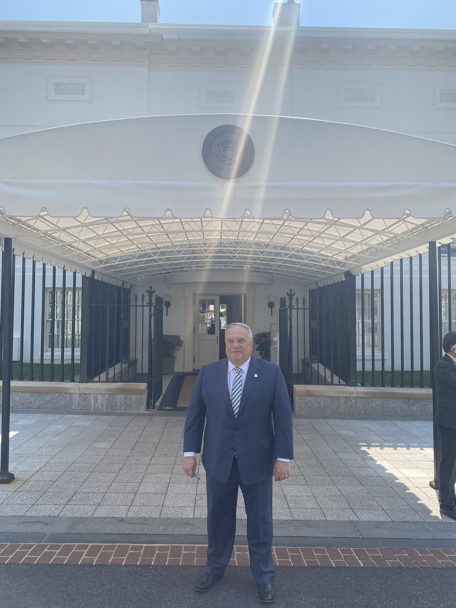 Robert Stivers (@kysenatepres) on Twitter photo It was an honor to meet with members of the Trump team and my federal delegation, including my longtime friend and congressman, Hal Rogers.
<a href="/KYSenateGOP/">KY Senate Majority</a> It was an honor to meet with members of the Trump team and my federal delegation, including my longtime friend and congressman, Hal Rogers.
<a href="/KYSenateGOP/">KY Senate Majority</a>