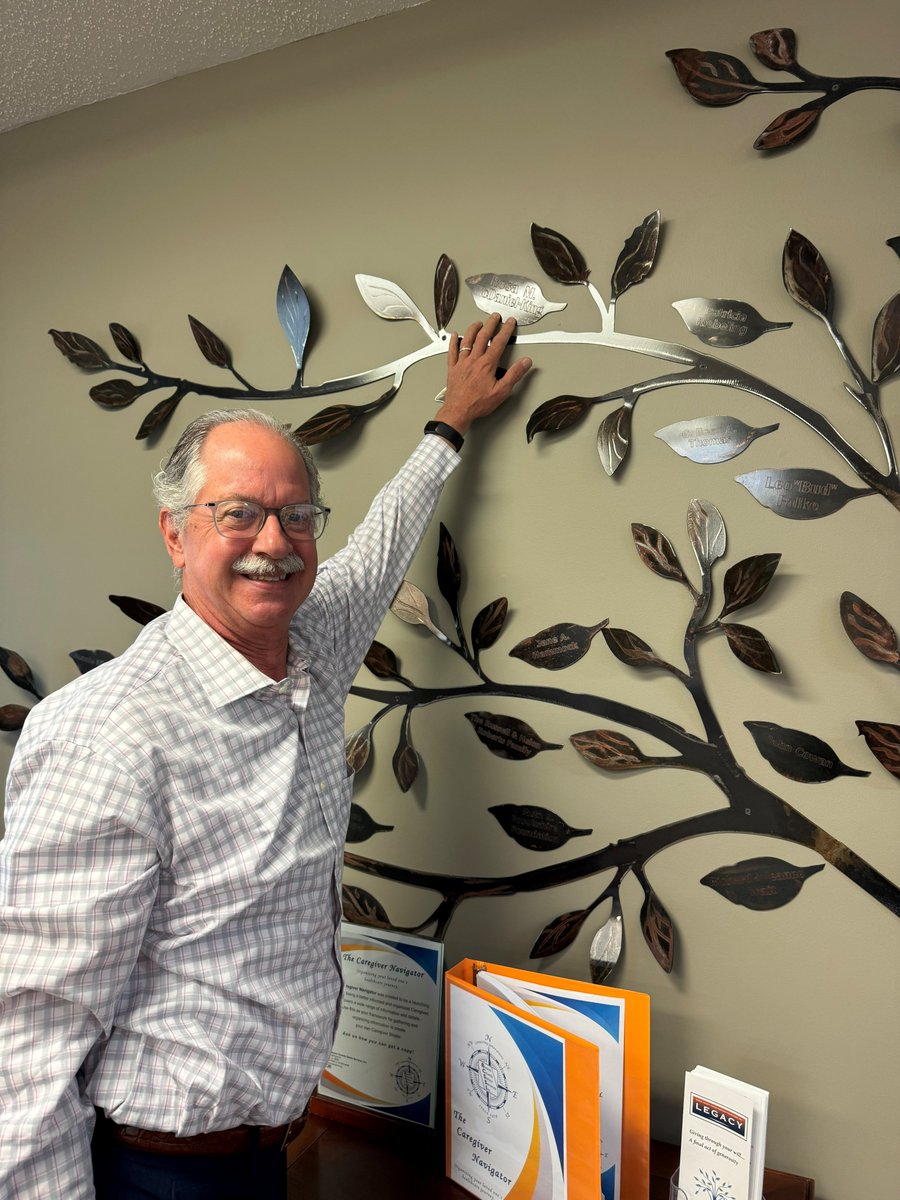 Bocoseniors's tweet image. Celebrating Rosa M. McDaniel-King 🌿
Her name was added to our Legacy Tree in gratitude for a planned gift that will support Boone County seniors for years to come. A true act of love.🧡💙  #LegacyGiving #BCSSI #LegacyTree