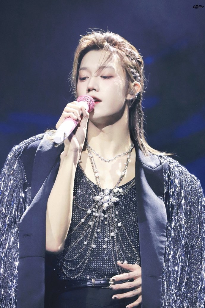 yinghaopics's tweet photo. weibo update 25.06.02

"好友生日会嘉宾
这一场又很有新鲜感"

cr. RECALLING·孙滢皓
🔗 https://t.co/ztEc4anbW3

#sunyinghao #孙滢皓 #ซุนอิ๋งฮ่าว #쑨잉하오 #インハオ https://t.co/KZAJYU7Pi4
