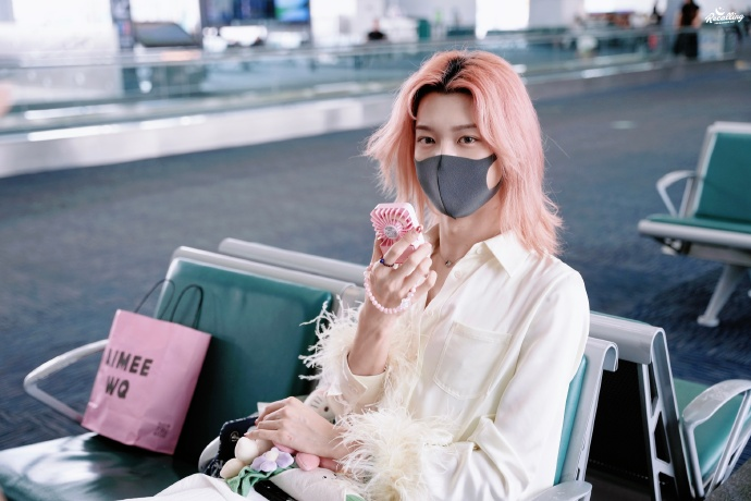 yinghaopics's tweet photo. weibo update 25.05.18

cr. RECALLING·孙滢皓
🔗 https://t.co/mPQNqY6XXn

#sunyinghao #孙滢皓 #ซุนอิ๋งฮ่าว #쑨잉하오 #インハオ https://t.co/NeOQ2XrsXL