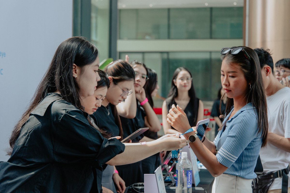 SolanaSummitOrg's tweet image. Solana Summit 2025 has officially begun 🇻🇳

from a small city in da nang to activating the entire APAC region 

here’s everything that happened on day 1: