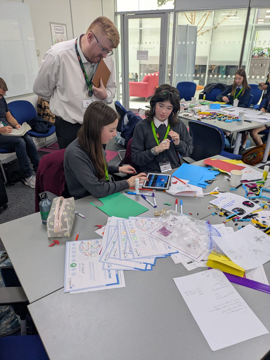 St Ninian's Physics tweet media