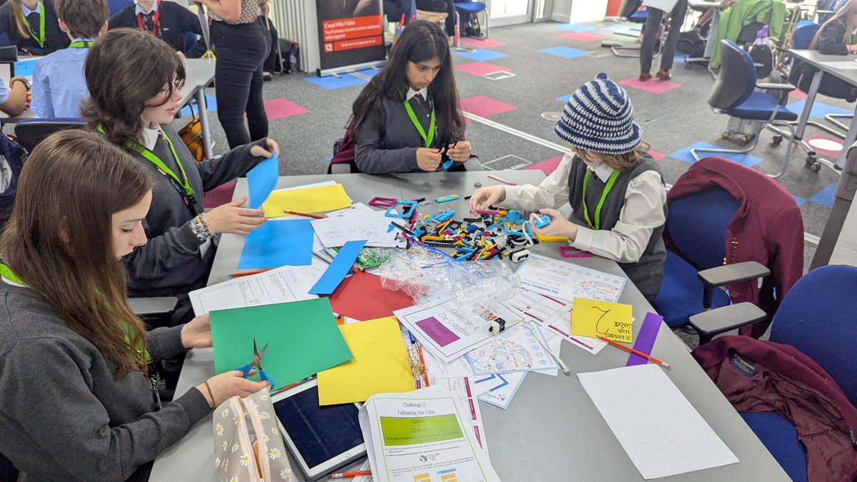 St Ninian's Physics tweet media