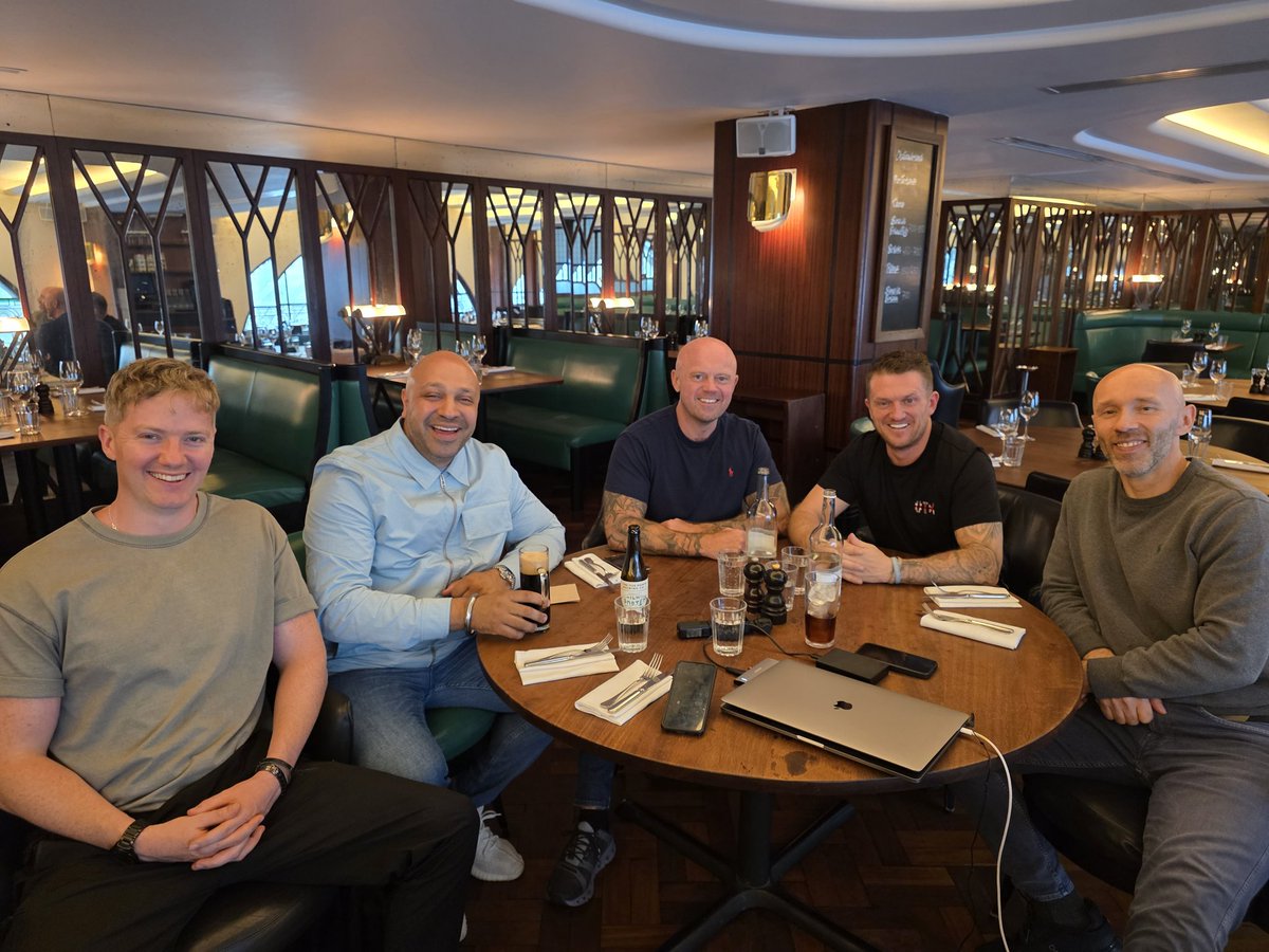 Guramitsingh01's tweet image. Just been kicked out of Hawksmoor steak house for no reason. Literally juts had our starters.