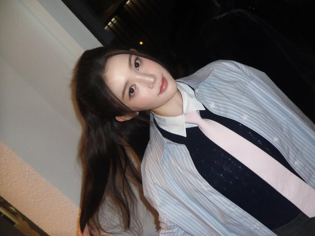 (📢) เชิญชวน S2U ทุกคน! โพสต์ข้อความให้กำลังใจหรือสิ่งที่อยากบอกกับน้องเอนา พร้อมติด hashtag #에이나는사랑이다 (เอนาคือความรัก) ได้เลยนะคะ🩵🌻

ps.เป็นแฮชแท็กที่น้องเอนาคิดขึ้นเองนะคะ เพื่อให้แฟนๆได้ส่งข้อความที่อยากบอกน้องได้ง่ายขึ้นค่ะ💬

#A_NA #에이나
#Hearts2Hearts