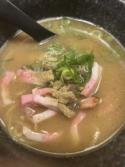 鳥貴での初手。豚骨ラーメンが美味しい 
