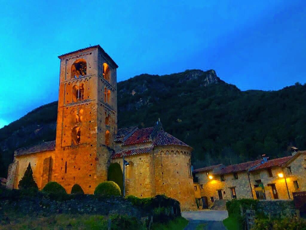 Molt a prop del #camping podeu visitar #beget, un poble de postal de l’Alta #Garrotxa #camprodon #girona #camping #natura #paisatge