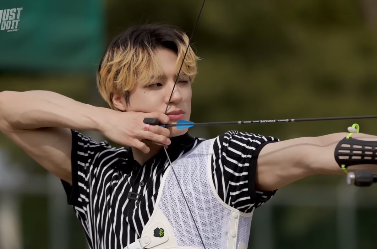 bnggeopang's tweet image. I called prince aura, jeno lee.