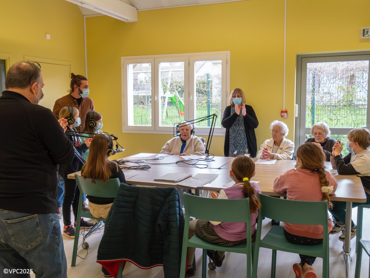 #Museumweek2025 #VivreEnsembleMW
L’exposition « Vivre pendant la guerre » a fait l'objet d'un projet intergénérationnel autour du devoir de mémoire entre le Conseil Municipal des Enfants, Génération Collège et l’EHPAD, créant ainsi du lien social. 🧑‍🦳🧒😀 #TogethernessMW #Unité