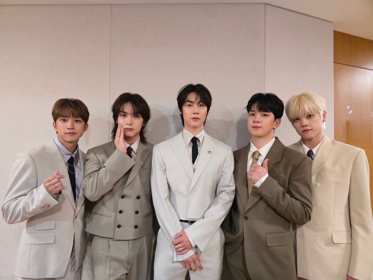 NFlyingofficial's tweet photo. [📸] 250605 Mnet M COUNTDOWN

아침 해와 같이 뜬 달처럼 소중한 엔피아 🌙
덕분에 행복했어요 ❄️

#NFlying #엔플라잉 #Everlasting #에버래스팅 #만년설 https://t.co/VzjRGJNM7j