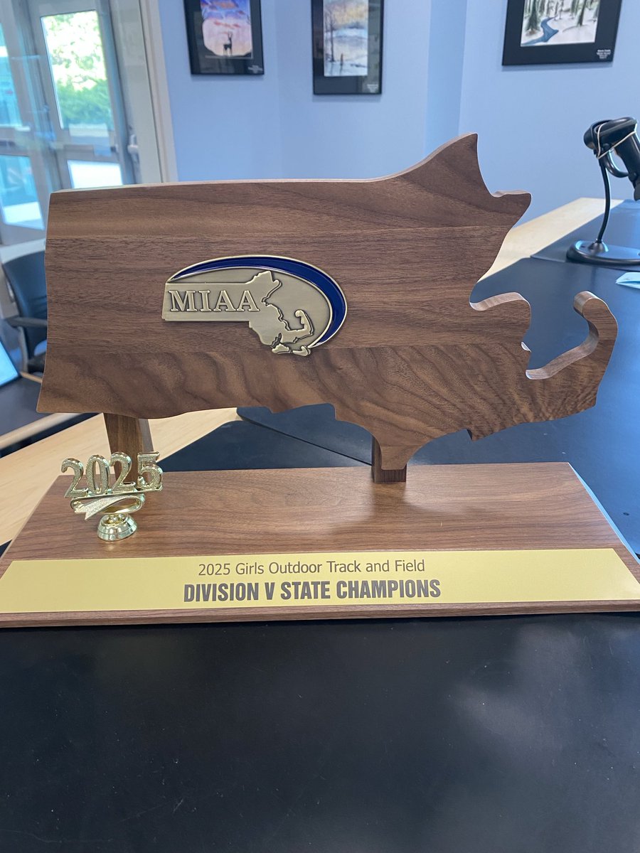 Make room in the trophy case!
More hardware for the Girls Track Team!💚💛💪🏼🐝