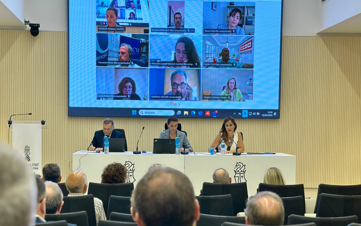GVA Hisenda (@gvahisenda) on Twitter photo 🔛La <a href="/generalitat/">Generalitat</a> ampliará hasta un año la moratoria a nuevos locales de juego🎲 y máquinas recreativas🎰 en hostelería
✅la prórroga se justifica por la necesidad de evaluar el parque de máquinas y locales tras el impacto de la riada
📋breu.gva.es/b/062 🔛La <a href="/generalitat/">Generalitat</a> ampliará hasta un año la moratoria a nuevos locales de juego🎲 y máquinas recreativas🎰 en hostelería
✅la prórroga se justifica por la necesidad de evaluar el parque de máquinas y locales tras el impacto de la riada
📋breu.gva.es/b/062