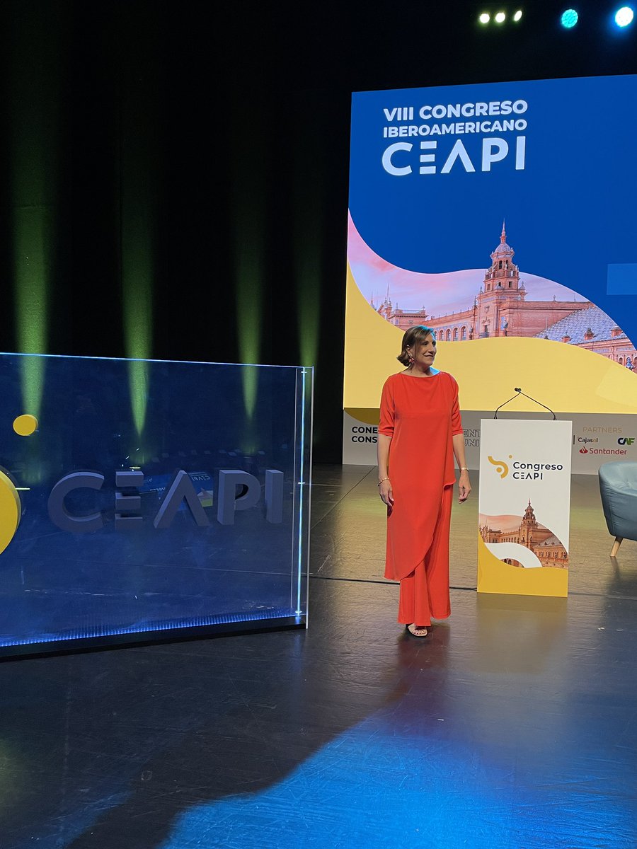 CoachPalacios's tweet photo. Gracias, una edición más, a @CEAPIconsejo por la oportunidad de conducir y darle voz a su octavo Congreso Iberoamericano celebrado en Sevilla, al que han asistido 500 empresarios de 22 países. Un éxito, sin matices. https://t.co/F5LSzt7QFI