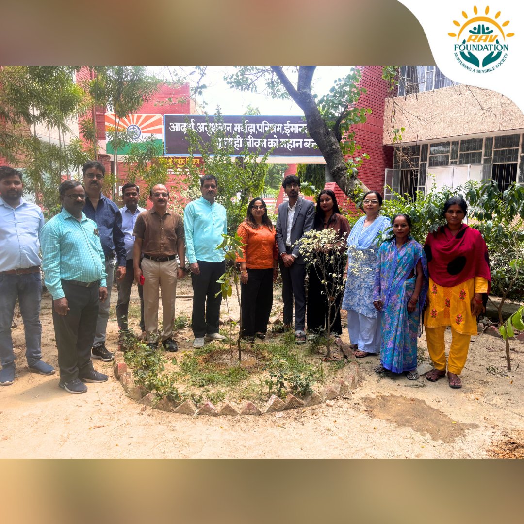 rav_foundation's tweet photo. From photo to photosynthesis 🌱
📸 | RAV Foundation's green mission at KV Gomti Nagar inspires real change this #WorldEnvironmentDay 🌍💚 #PlantationDrive #GreenFuture #EcoFriendly https://t.co/8f7Twoi7O1
