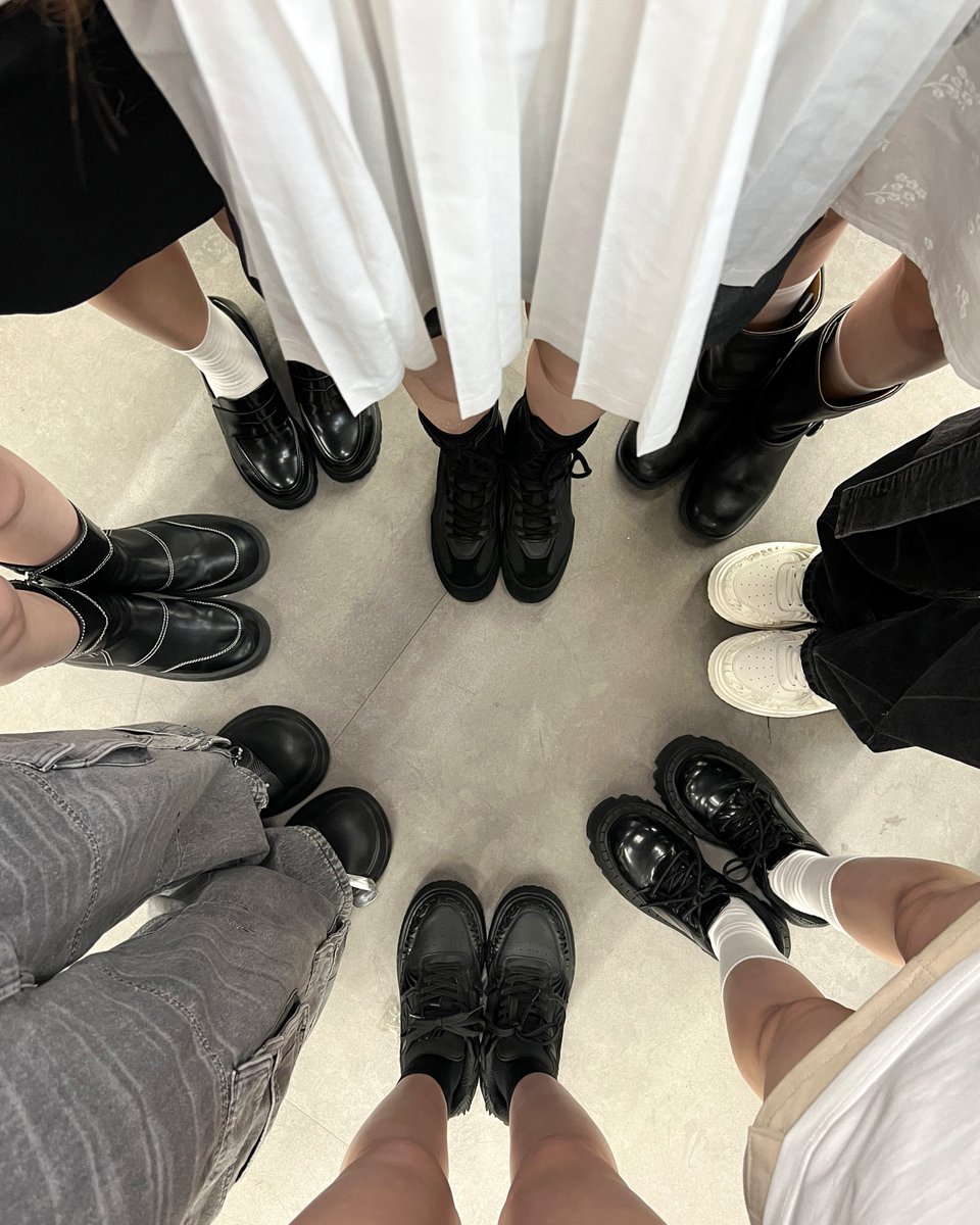 사랑이 필요한 세상이니까...♡  
하트를 만들어 보자 .ᐟ.ᐟ.ᐟ

#heartsinyourstyle