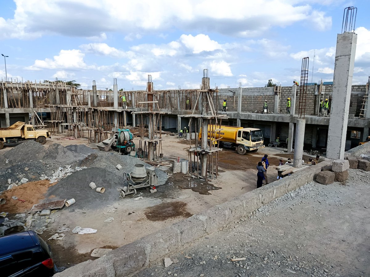 GDUDelivery's tweet photo. @GDUDelivery Officers led by GDU Head Lee Kyonze, OGW @letuky &amp; Kiambu County Commissioner Henry Wafula toured Thogoto &amp; Gikambura ESP Markets. These projects will offer modern trading spaces, boost businesses &amp; improve livelihoods for local traders.

#DeliveringThePlan https://t.co/ZmNjkbTMHk
