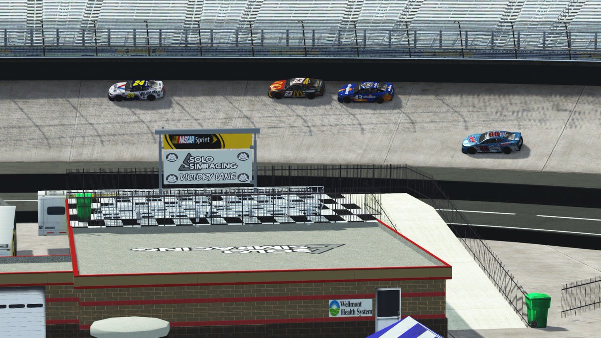 Después de la lavadora de Bristol toca semana de descanso para recuperarse del mareo, con alguna que otra amarilla la carrera no estuvo exenta de grandes luchas y emoción como ya es normal en esta Nascar Cup.
Después de esta carrera los pilotos ya no le temen a ningún otro oval.