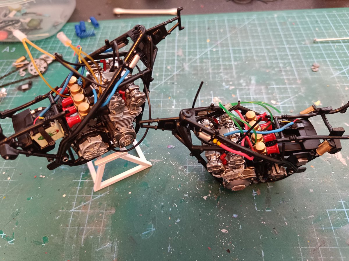 voromont's tweet image. Viendo las fotos me parecen con  demasiados "colorinchis", no?🤭
#models #tamiya #rs1000