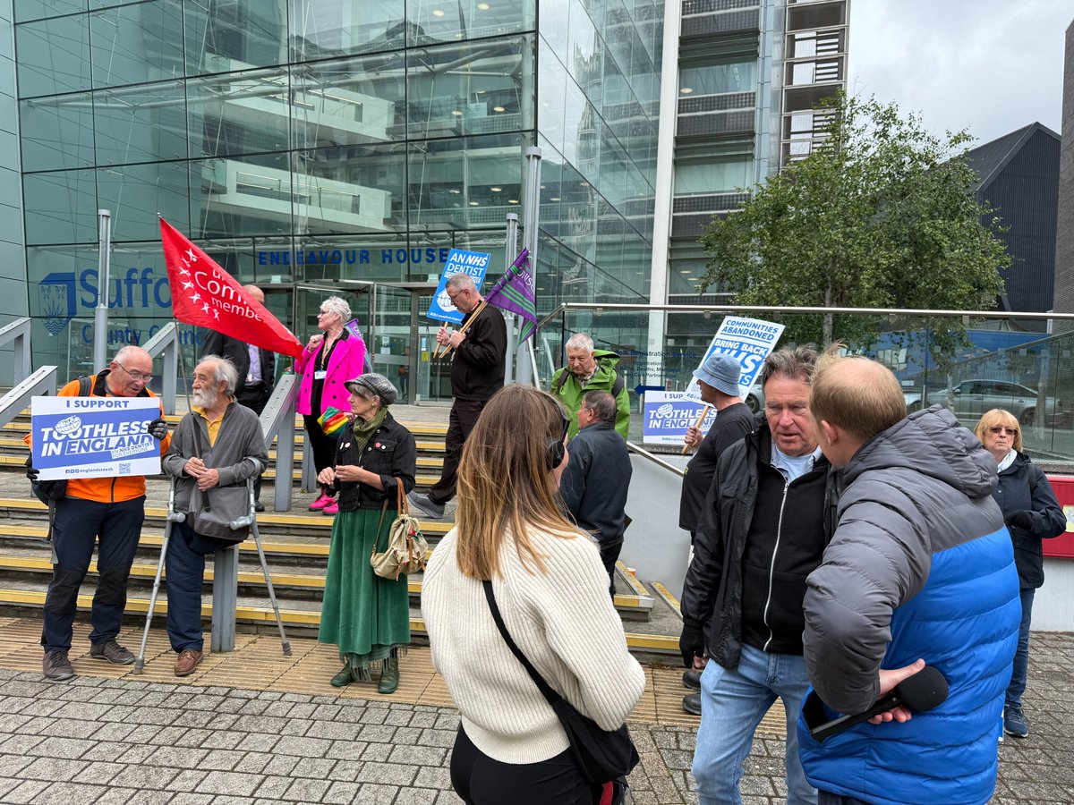 Toothless in England tweet media