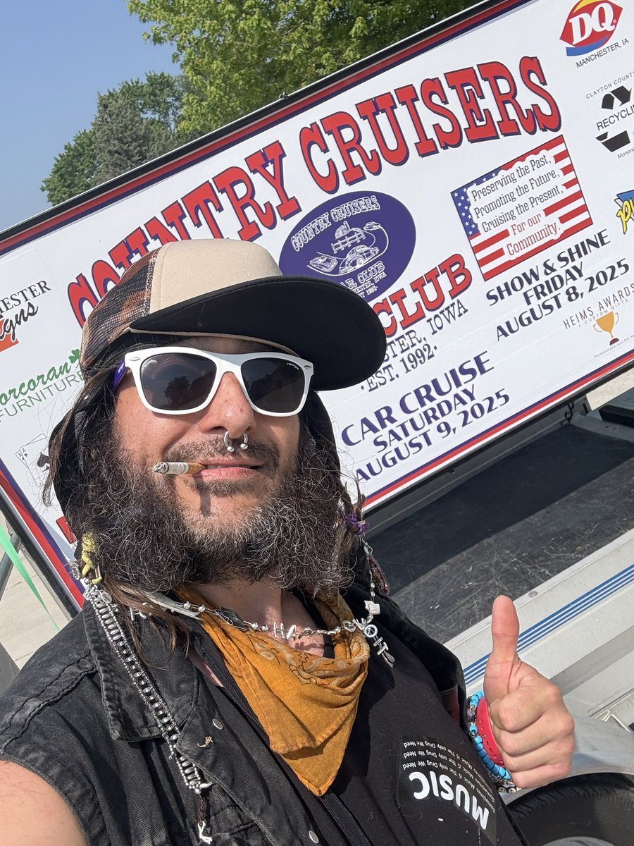 InscapeEvents's tweet image. $ps Can &amp;amp; or anyone🆚someone ask @theroniconda with the company idea 💡 iGifted BASSTiME LLC who works at @IowaCityGabes 

$pps iDont have any money to call him with on a pay phone &amp;amp; or page him with to let him know to call me ‘N $stuff 

🍫iLove @Cricketnation most too🍝 #docuad