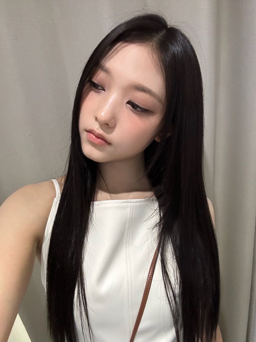 h. (@haerinfeed) on Twitter photo 