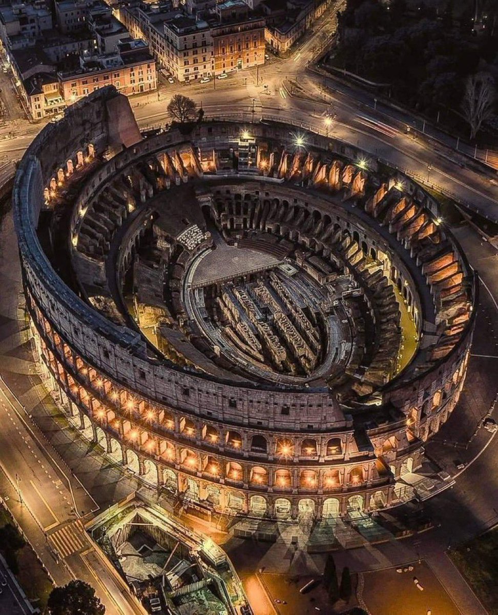 Algunas de las maravillas antiguas que continúan sorprendiéndonos a día de hoy. 🧵

1. El Coliseo, Roma, Italia.