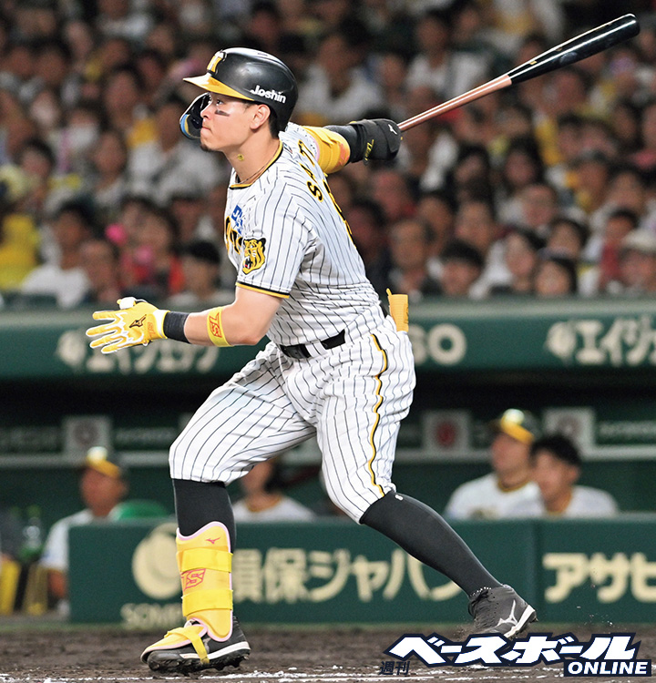 阪神タイガース　♯8 佐藤 輝明　キャンプ限定　ベースボールシャツ 2025 新品未開封】阪神タイガース 佐藤輝明 春季キャンプ限定 ロゴ