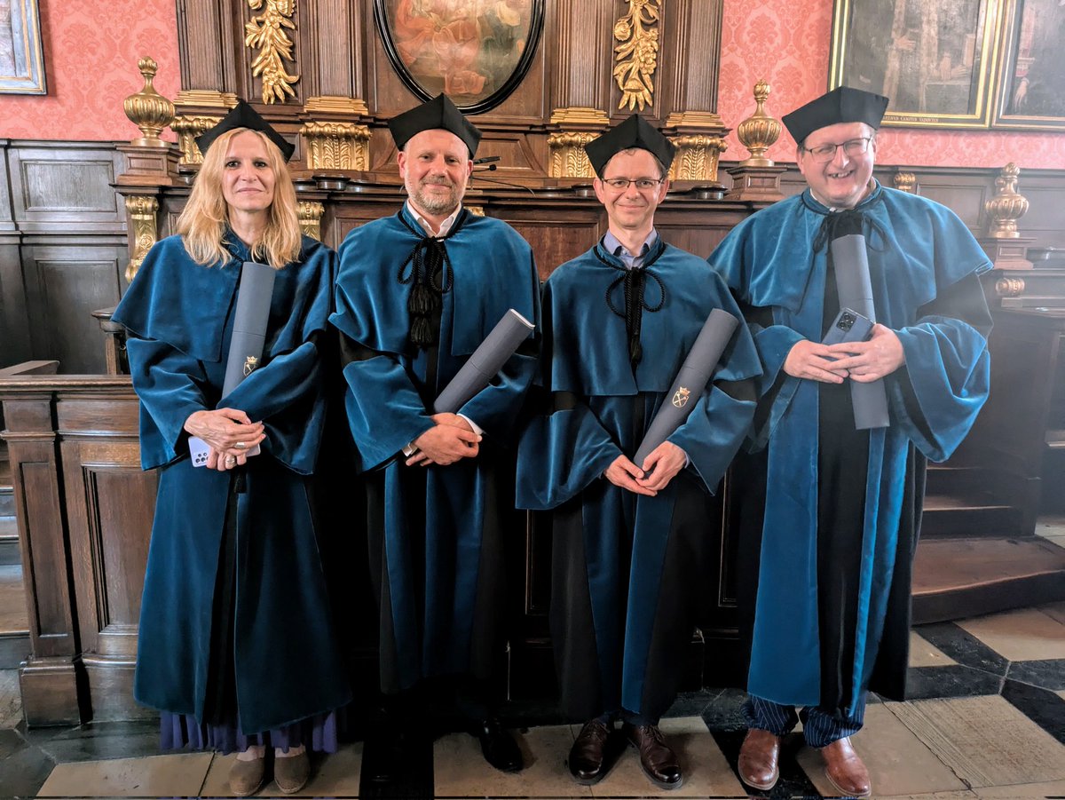 Oto nowi doktorzy habilitowani z <a href="/historycznyUJ/">Wydział Historyczny Uniwersytetu Jagiellońskiego</a> 🥰 serdecznie gratulujemy pani Aleksandrze Arkusz oraz panom Dariuszowi Niemcowi, Adamowi Świątkowi i Michałowi Wojence 👏