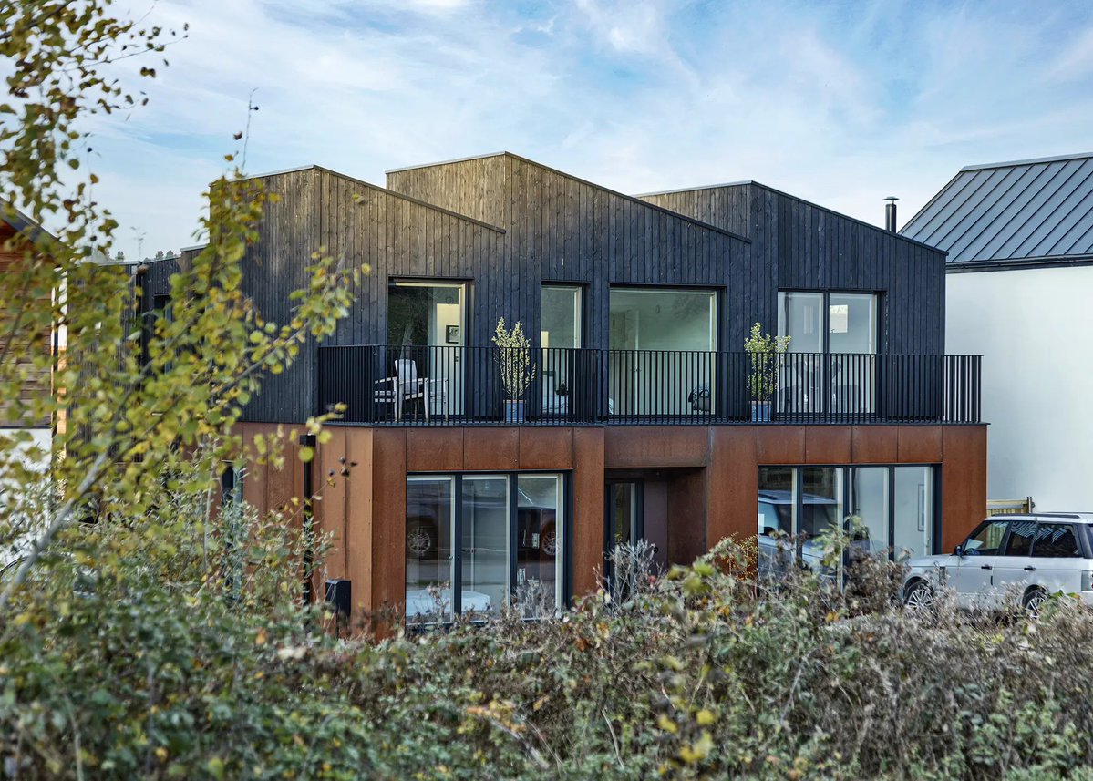 Ian Hart (@dulwichdik_ian) on Twitter photo <a href="/GreenJennyJones/">Jenny Jones</a> My friend's dad refused to buy his council house on the grounds that it would deprive others from getting one.
He was right.
Why not use prefab houses?
They have come a long, long way from those in the 1950's, it also filled the shortage in double quick time. <a href="/GreenJennyJones/">Jenny Jones</a> My friend's dad refused to buy his council house on the grounds that it would deprive others from getting one.
He was right.
Why not use prefab houses?
They have come a long, long way from those in the 1950's, it also filled the shortage in double quick time.
