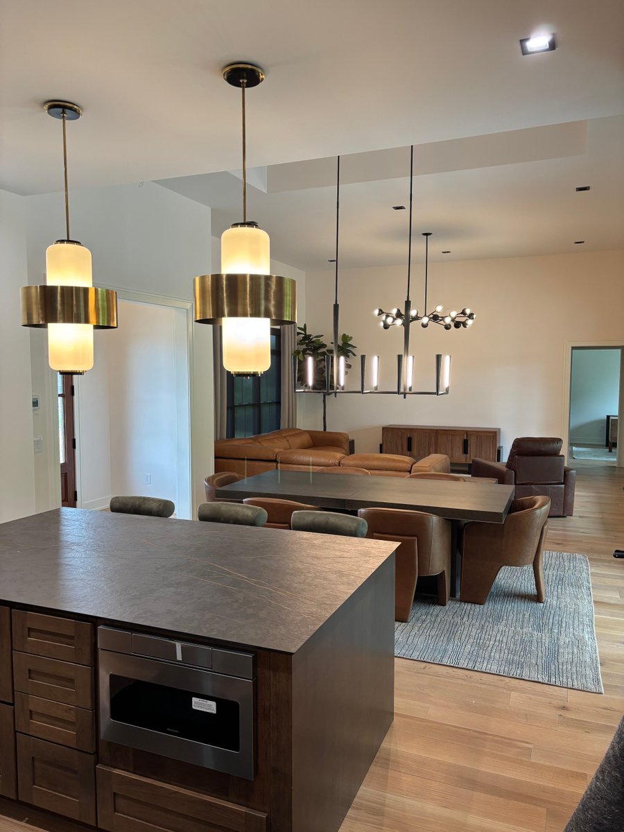 DannyRusso's tweet image. ✨ Finished Project Reveal! At Daniel Russo Home, we specialize in custom interiors that reflect your style. Ready for your own unforgettable space? Let&apos;s talk!

#DanielRussoHome  #InteriorDesign #FinishedProject #HomeGoals #centralOhio