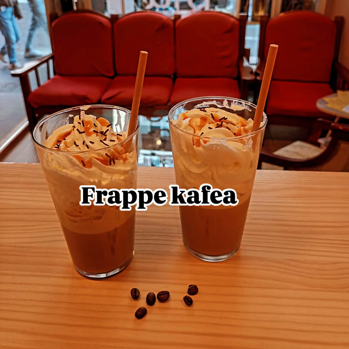 Udarako prestatzen ari gara eta hona hemen bero garairako  aurkezten dizkizuegu edari goxoak. Etorri gure terraza gozatzera edari goxo bat eta liburu on batekin!