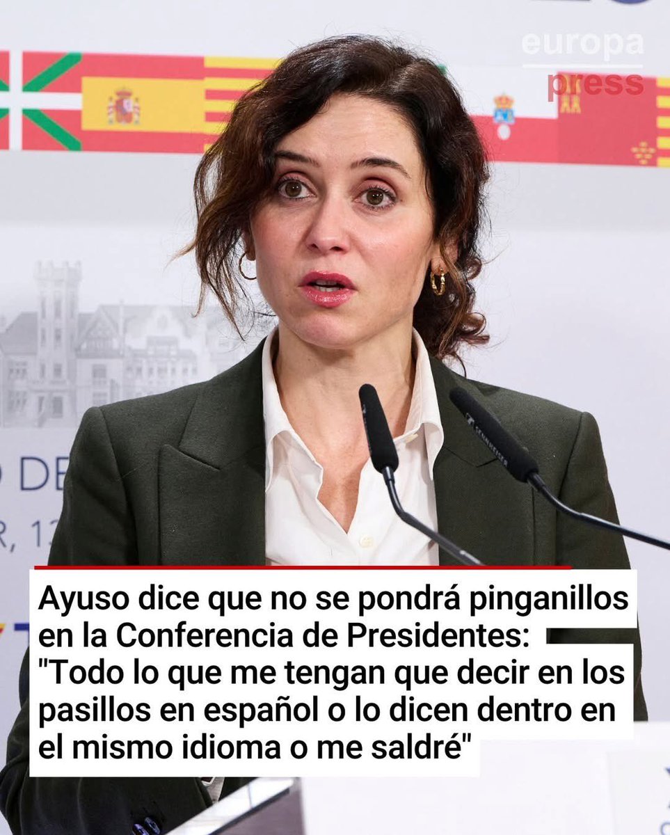 Si se tiene que poner un pinganillo para traducción de lenguas, le obliga a quitarse el que le sirve para escuchar lo que le va dictando Miguel Ángel Rodríguez, pero vosotros como sois unos rojos no entendéis nada.
