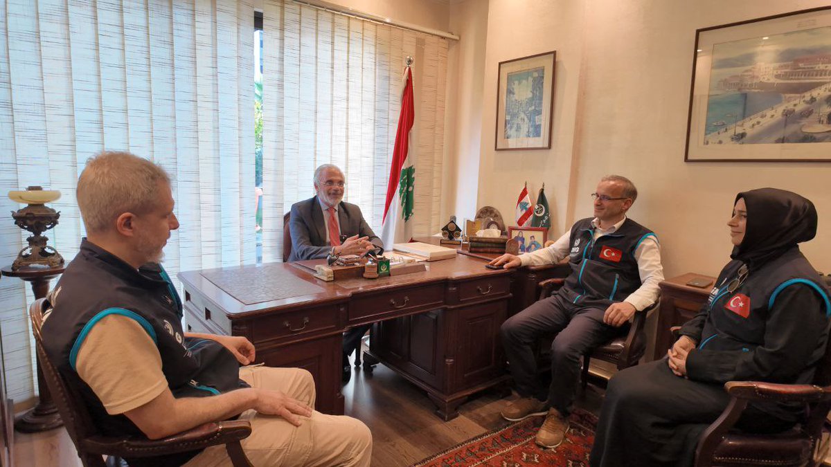 Filistin Kampları ekibimiz, Cemaati İslami Lübnan Siyasi Temsilcisi Bassem Mahmoud El Hosn’u ziyaret ettiler.🇵🇸 

#İMGTürkiye