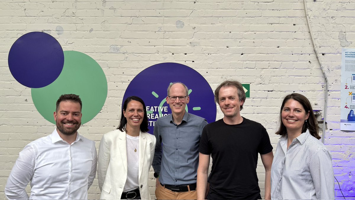denkfabrik_bmas's tweet image. Danke an @dujic_ana @BMAS_Bund, Michael Tekieli &amp;amp; Daniela Reuter @die_rente &amp;amp; Klas Petersson @VBG_Hamburg für interessante Einblicke in den Maschinenraum der #Verwaltungsinnovation – und vor allem an das tolle Publikum des #CBF25 für den guten Austausch &amp;amp; die wertvollen Impulse!