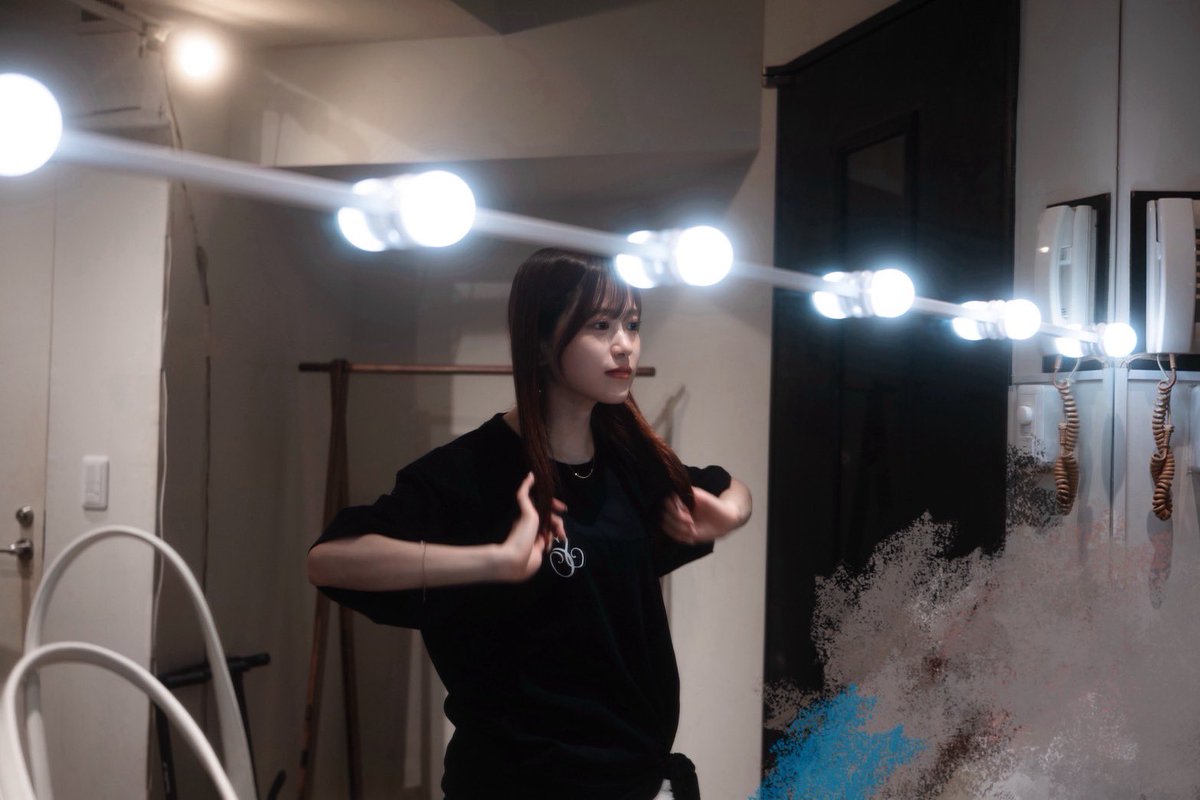 saki_ohga's tweet photo. 楽屋オフショ②

以上になります！
カメラマンの方が素敵なお写真をたくさん撮ってくださいました、、、

後日インスタなどでアフタームービーも投稿する予定です！お楽しみに🩶

#大賀咲希 #ファンミーティング #LIVE #チェキ #LIVESTUDIOLODGE https://t.co/Nk2woGGged