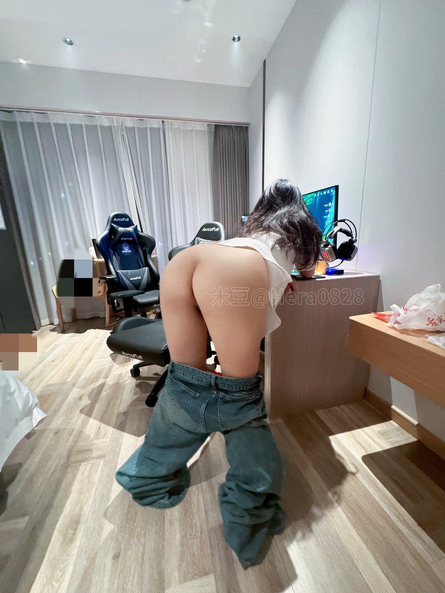 福利姬米豆分享的黄推图片2 - 网红私拍内容