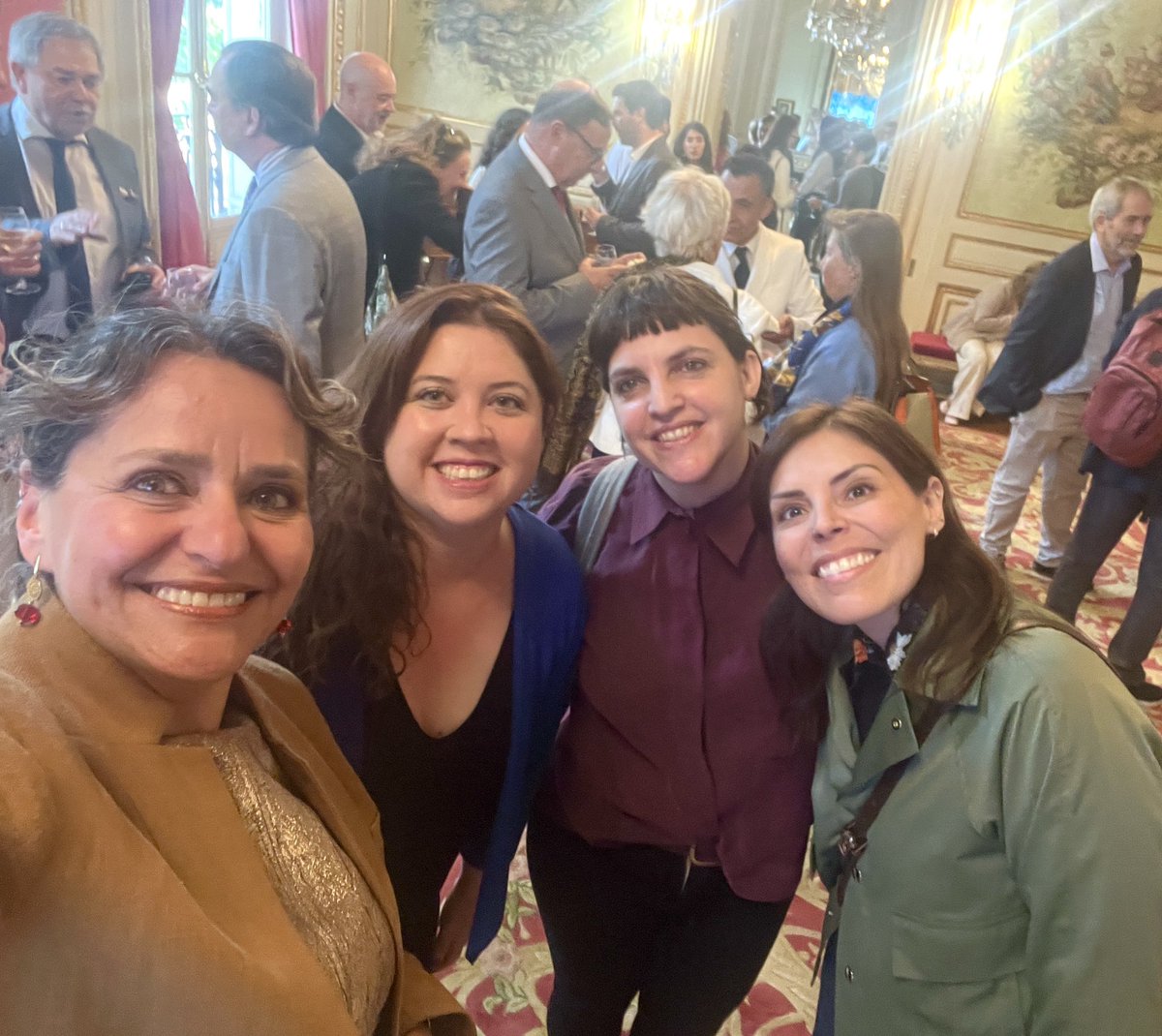 PaulinaAstrozaS's tweet photo. @udeconcepcion @DriUdeC @AlumniUdeC @juridicysocudec @mpgudec @ceeudeconce @DiarioConce @RadioUdeC @tabitamoreno @Rfernandezdaza @Minrel_Chile @AlbertoKlaveren @RO_OLSEN @gdelafue @GabrielBoric La @RedPolitologas también presente en #CEISAL #París 🇫🇷🇨🇱 @caroguerrero_v https://t.co/5CHDj3dOYy