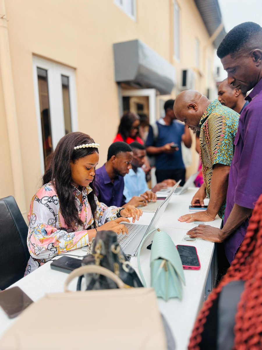 In today's fast paced world, the right space can turn a good meeting into a game changing one.
#pyaleworkhub #meetingsandconferences
#portharcourt