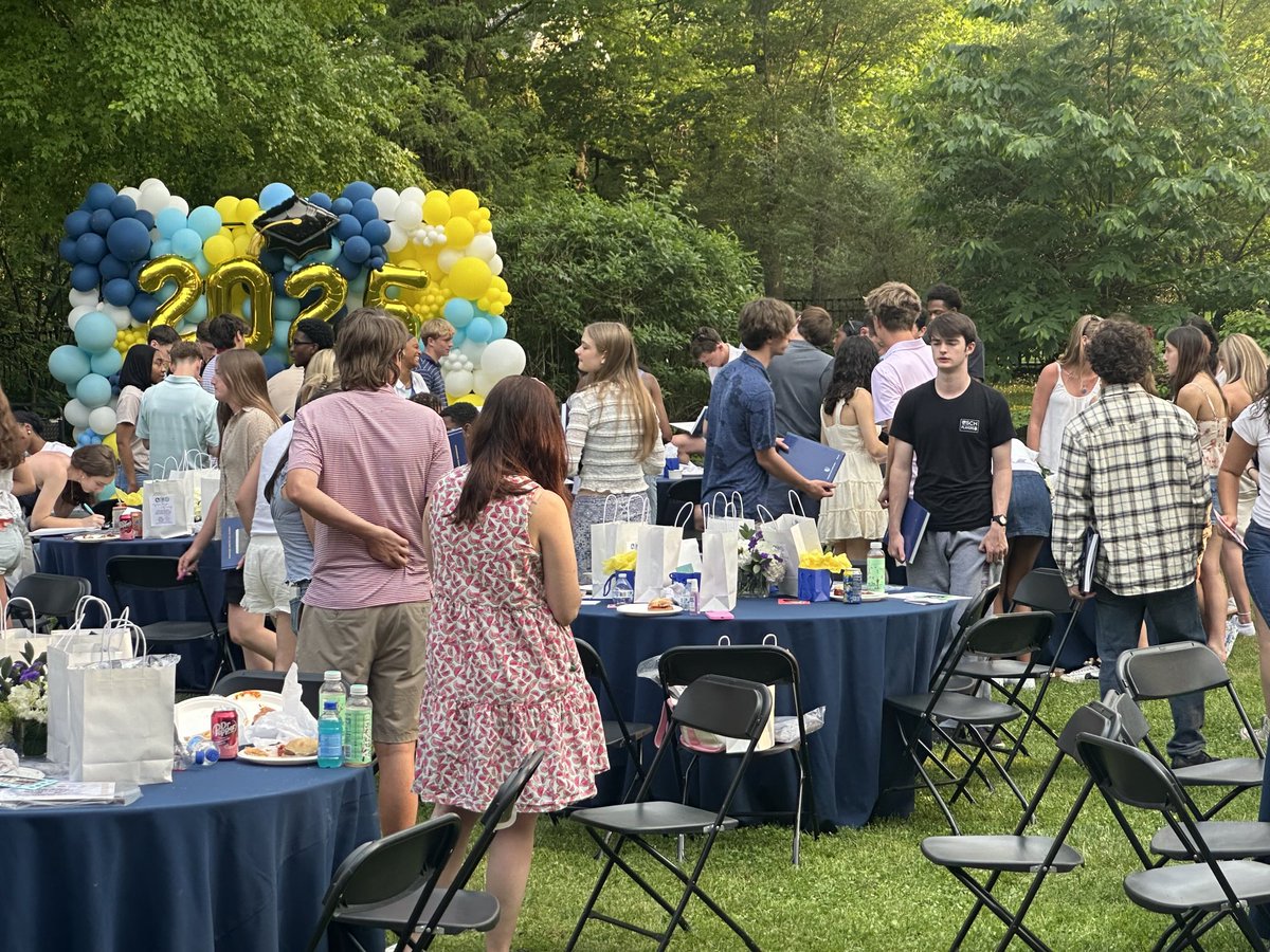 Delvin Dinkins (@ddinkins) on Twitter photo Senior Dinner at Jennings House never disappoints, laughter, stories, and yearbooks flying everywhere. <a href="/schacademy/">Springside Chestnut Hill Academy</a> Senior Dinner at Jennings House never disappoints, laughter, stories, and yearbooks flying everywhere. <a href="/schacademy/">Springside Chestnut Hill Academy</a>