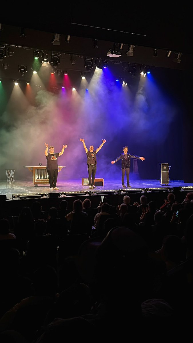 FIMAG'24 (@fimagmagia) on Twitter photo 🎦 GALA SOLIDÀRIA FIMAG’25
✨ Gràcies a la col·laboració de la <a href="/fundabracadabra/">FundaciónAbracadabra ... ❤️♠️♦️♣️</a>, aquest matí hem viscut un any més la Gala Solidària per apropar la màgia a tots els col·lectius en risc d’exclusió social, en un escenari tan especial com l' <a href="/EspaiTer/">Auditori Teatre Espai Ter</a>!
▶️ instagram.com/reel/DKhKgZ4oR… 🎦 GALA SOLIDÀRIA FIMAG’25
✨ Gràcies a la col·laboració de la <a href="/fundabracadabra/">FundaciónAbracadabra ... ❤️♠️♦️♣️</a>, aquest matí hem viscut un any més la Gala Solidària per apropar la màgia a tots els col·lectius en risc d’exclusió social, en un escenari tan especial com l' <a href="/EspaiTer/">Auditori Teatre Espai Ter</a>!
▶️ instagram.com/reel/DKhKgZ4oR…