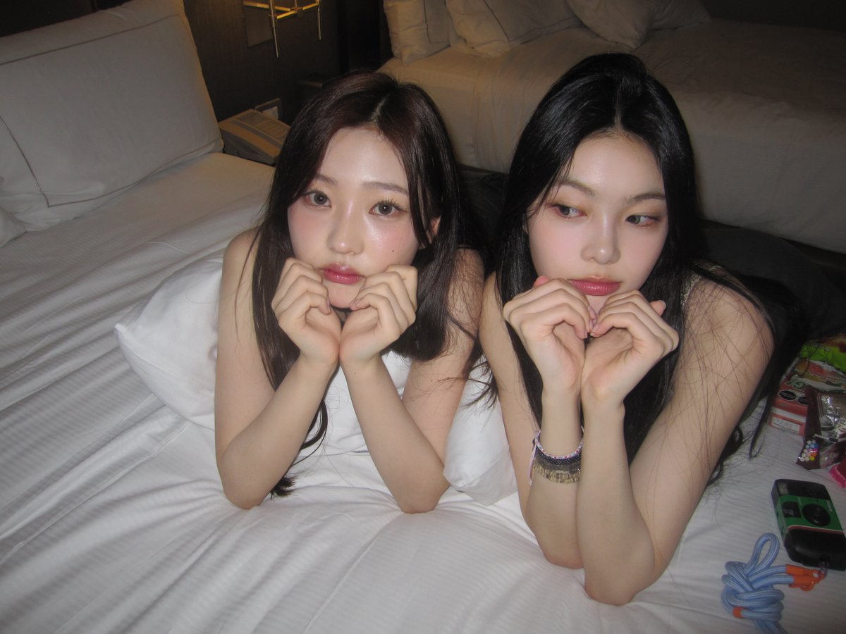 우정 여행 포즈 레퍼런스 ✈︎

#heartsinyourstyle