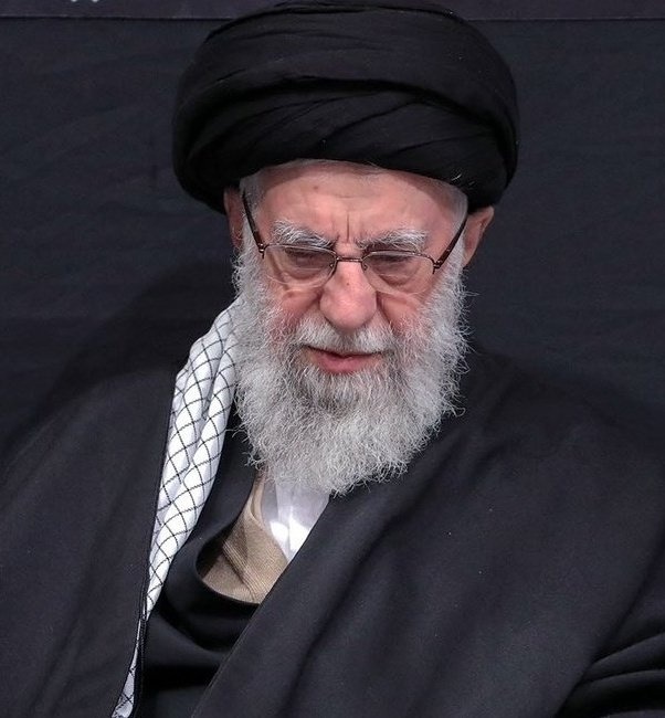 هر جنایتی در ایران اتفاق بیوفته
مسئول اصلیش خامنه‌ای حرومزادست
#الهه_حسین_نژاد