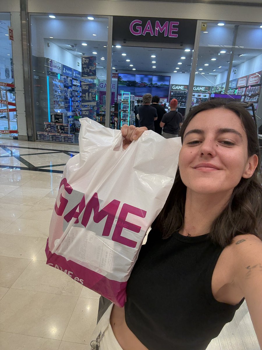 Cynthia Pereira 🎮 tweet media