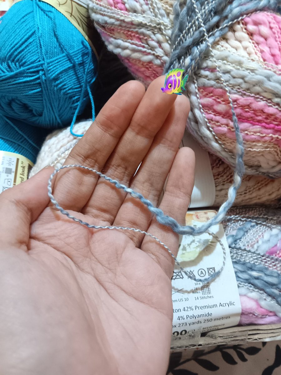 [Prettiest yarn mail 🧶💌]

Finally benang cantik ini sampe ke rumahku dengan selamat. Seneng bgt akhirnya bisa cobain benang unik kayak gini 🥹
Makasih banyak kakkk <a href="/chenlepecel/">Momolisa🙆‍♀️</a> 💕 sehat selalu