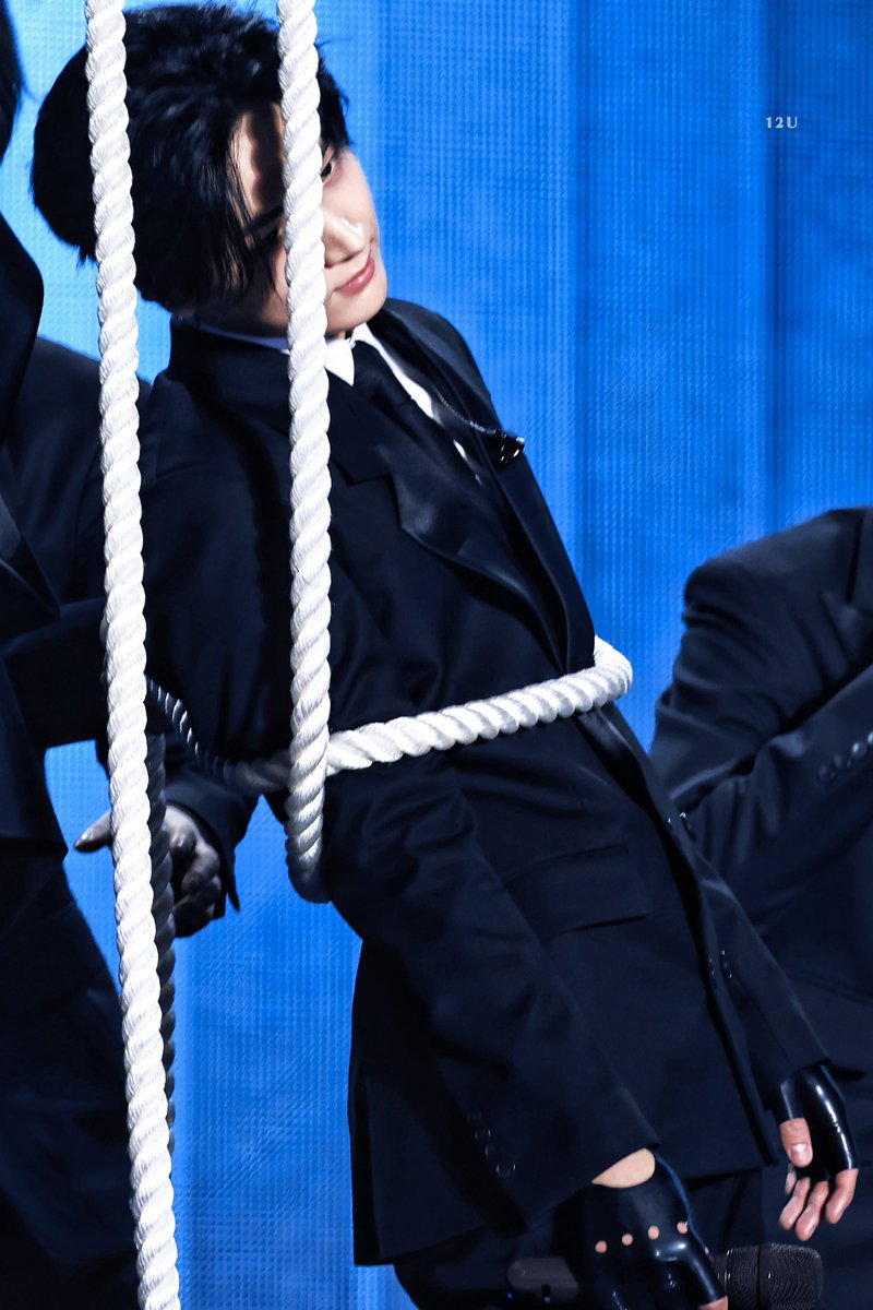 𝟙 𝟚 𝕌 tweet media