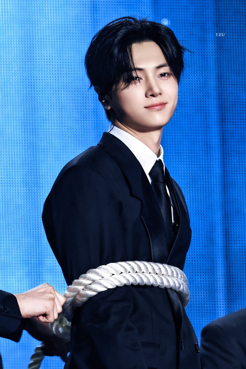 𝟙 𝟚 𝕌 tweet media