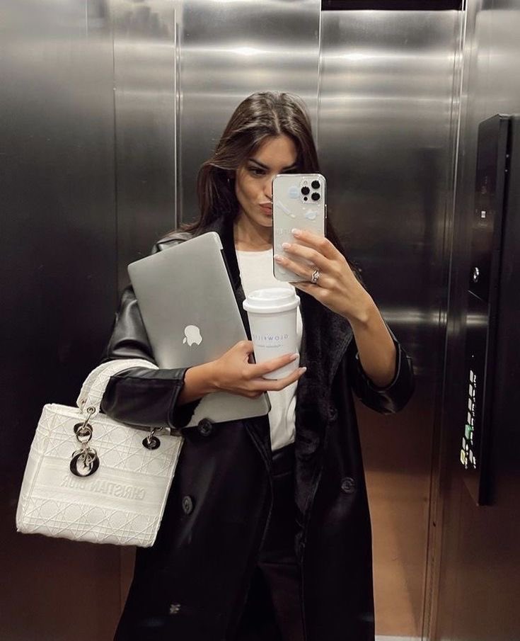 Diorgirlx's tweet photo. i am improving and becoming the best version of myself everyday https://t.co/0SdNQiwsIa