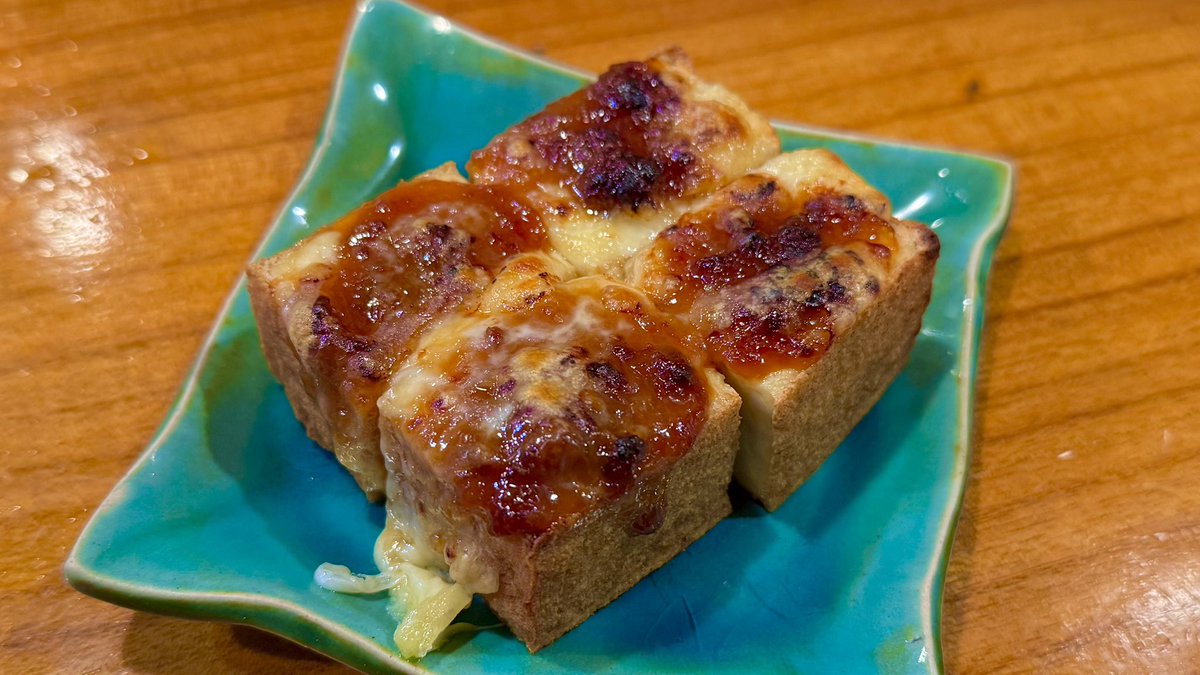 travelskillkojo's tweet photo. 【明日YouTube更新します！】
こんばんは！最近モチベーション高く、しっかり編集作業をしているトラスキです😎笑
さて明日はトラスキの第二の故郷編！明日6月5日(金)19時頃より「弾丸石垣飯」を公開します😊
那覇空港経由で石垣島に行ってきました！短い時間で沢山飲んできたので、ぜひ見てください🍺 https://t.co/cwsj4cyb9u